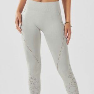 FABLETICS - Seamless High-Waisted Solid Capri